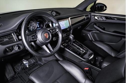 2022 Porsche Macan Base