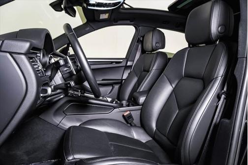 2022 Porsche Macan Base