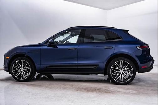 2023 Porsche Macan Base
