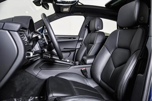 2023 Porsche Macan Base