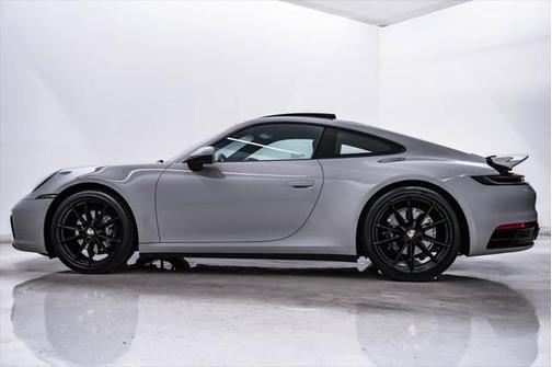 2022 Porsche 911 Carrera