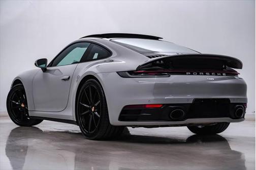 2022 Porsche 911 Carrera