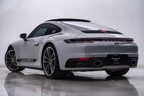 2023 Porsche 911 Carrera