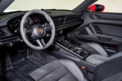 2024 Porsche 911 Carrera GTS
