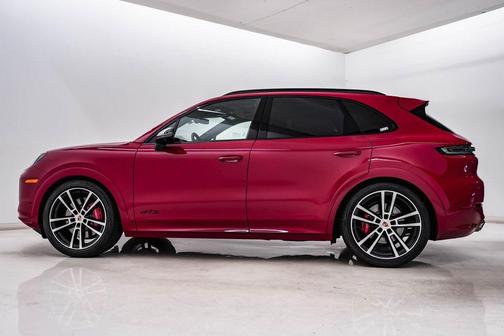 2025 Porsche Cayenne GTS