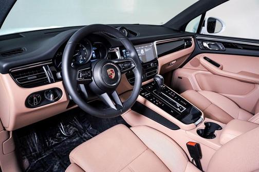 2025 Porsche Macan **PORSCHE CERTIFIED**
