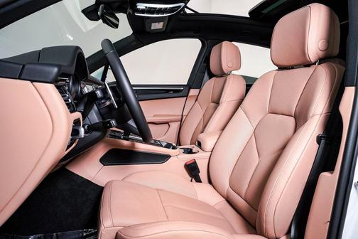 2025 Porsche Macan **PORSCHE CERTIFIED**