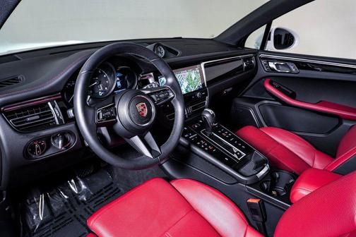 2025 Porsche Macan **PORSCHE CERTIFIED**