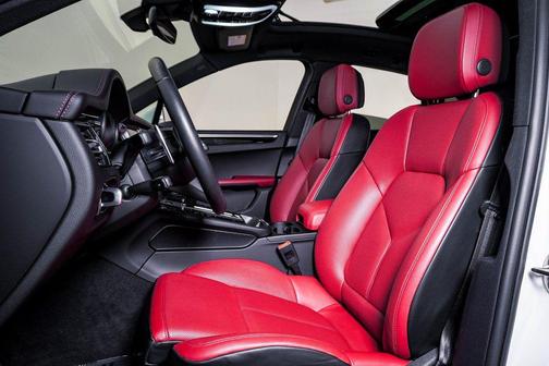 2025 Porsche Macan **PORSCHE CERTIFIED**