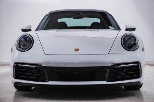 2022 Porsche 911 Carrera