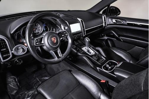 2016 Porsche Cayenne Base