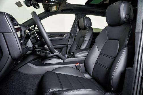 2026 Porsche Cayenne GTS