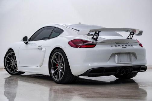 2016 Porsche Cayman GT4