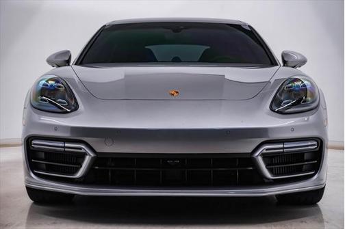 2022 Porsche Panamera GTS