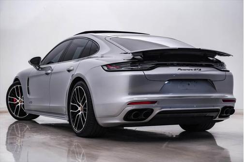 2022 Porsche Panamera GTS