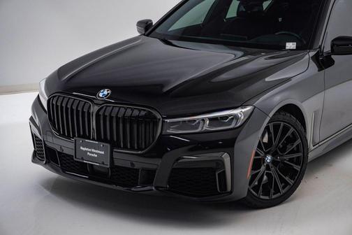 Black Sapphire Metallic 2022 BMW 750 i xDrive