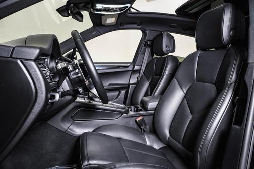 2021 Porsche Macan **PORSCHE CERTIFIED**