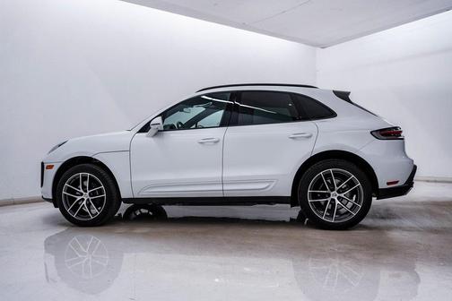 2024 Porsche Macan Base (PDK)
