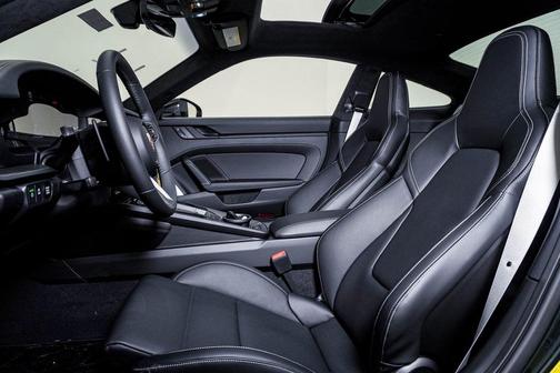 2026 Porsche 911 Carrera 4 GTS