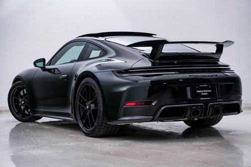 2026 Porsche 911 Carrera 4 GTS