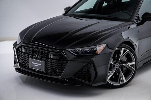 Mythos Black Metallic 2021 Audi RS 6 Avant 4.0T