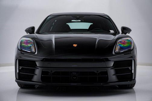 2026 Porsche Panamera 4