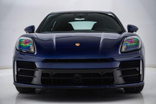 Gentian Blue Metallic 2026 Porsche Panamera 4