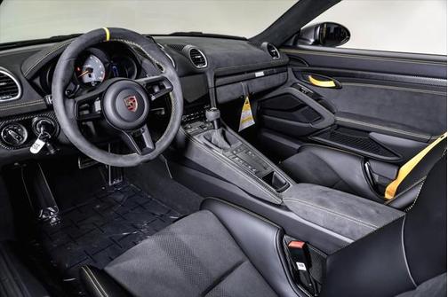 2025 Porsche 718 Cayman GT4 RS