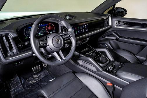 2025 Porsche Cayenne Turbo S