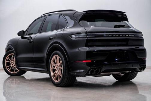 2025 Porsche Cayenne Turbo S