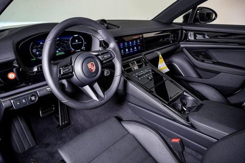 2026 Porsche Panamera 4