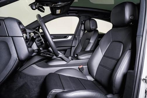 2024 Porsche Cayenne **PORSCHE CERTIFIED**