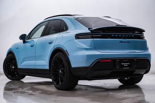 2025 Porsche Macan 4S