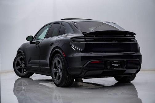 Volcano Grey Metallic 2026 Porsche Macan Macan Electric 4