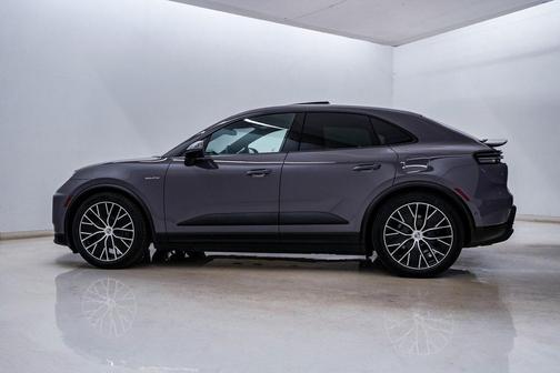 2025 Porsche Macan **PORSCHE CERTIFIED**