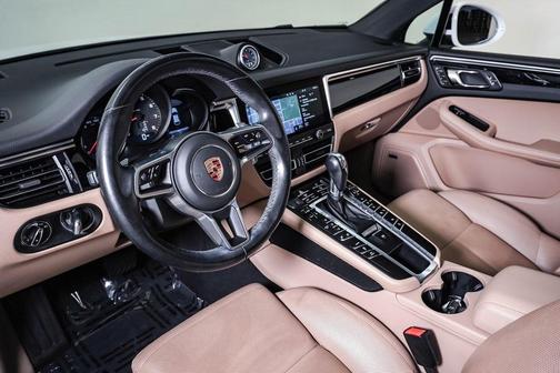 2020 Porsche Macan Base