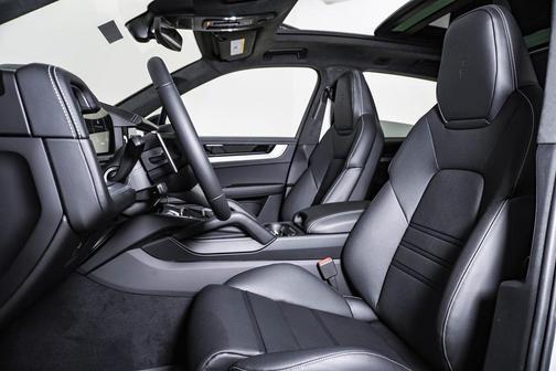 2025 Porsche Cayenne Turbo