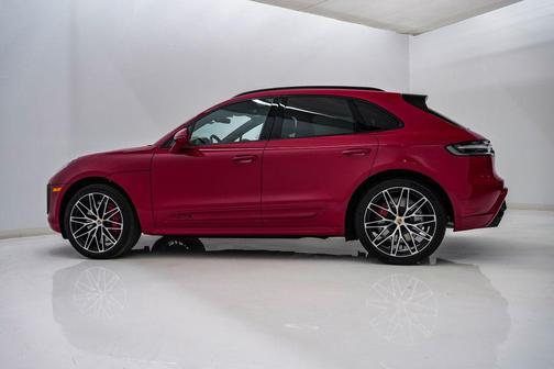 Carmine Red 2026 Porsche Macan Macan GTS