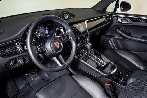 2023 Porsche Macan 