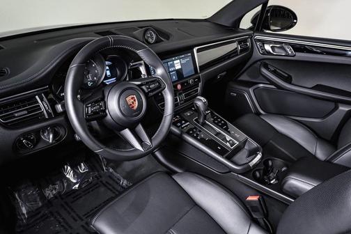 2022 Porsche Macan **PORSCHE CERTIFIED**