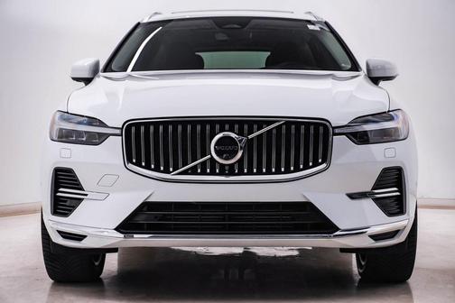 2022 Volvo XC60 Recharge Plug-In Hybrid T8 Inscription