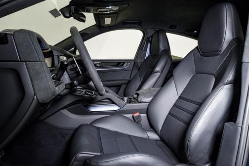 2026 Porsche Cayenne Turbo GT