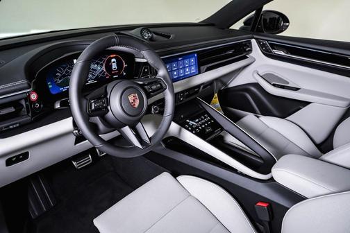 2025 Porsche Macan 4S