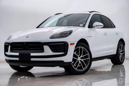 2025 Porsche Macan T