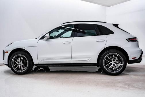 2025 Porsche Macan T