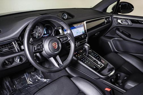 2024 Porsche Macan **PORSCHE CERTIFIED**
