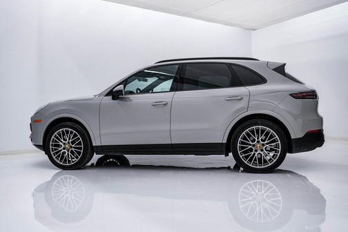 2023 Porsche Cayenne Platinum Edition