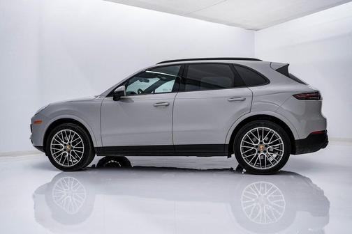 2023 Porsche Cayenne Platinum Edition