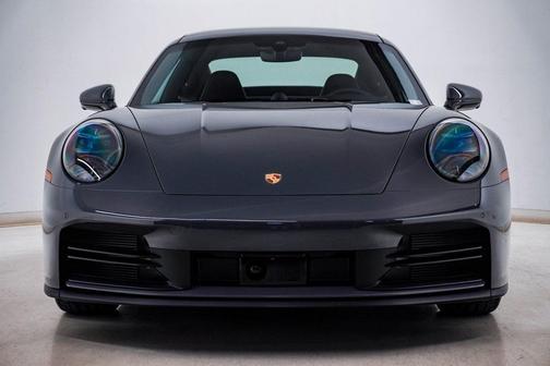 2025 Porsche 911 Carrera