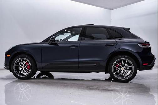2022 Porsche Macan Base